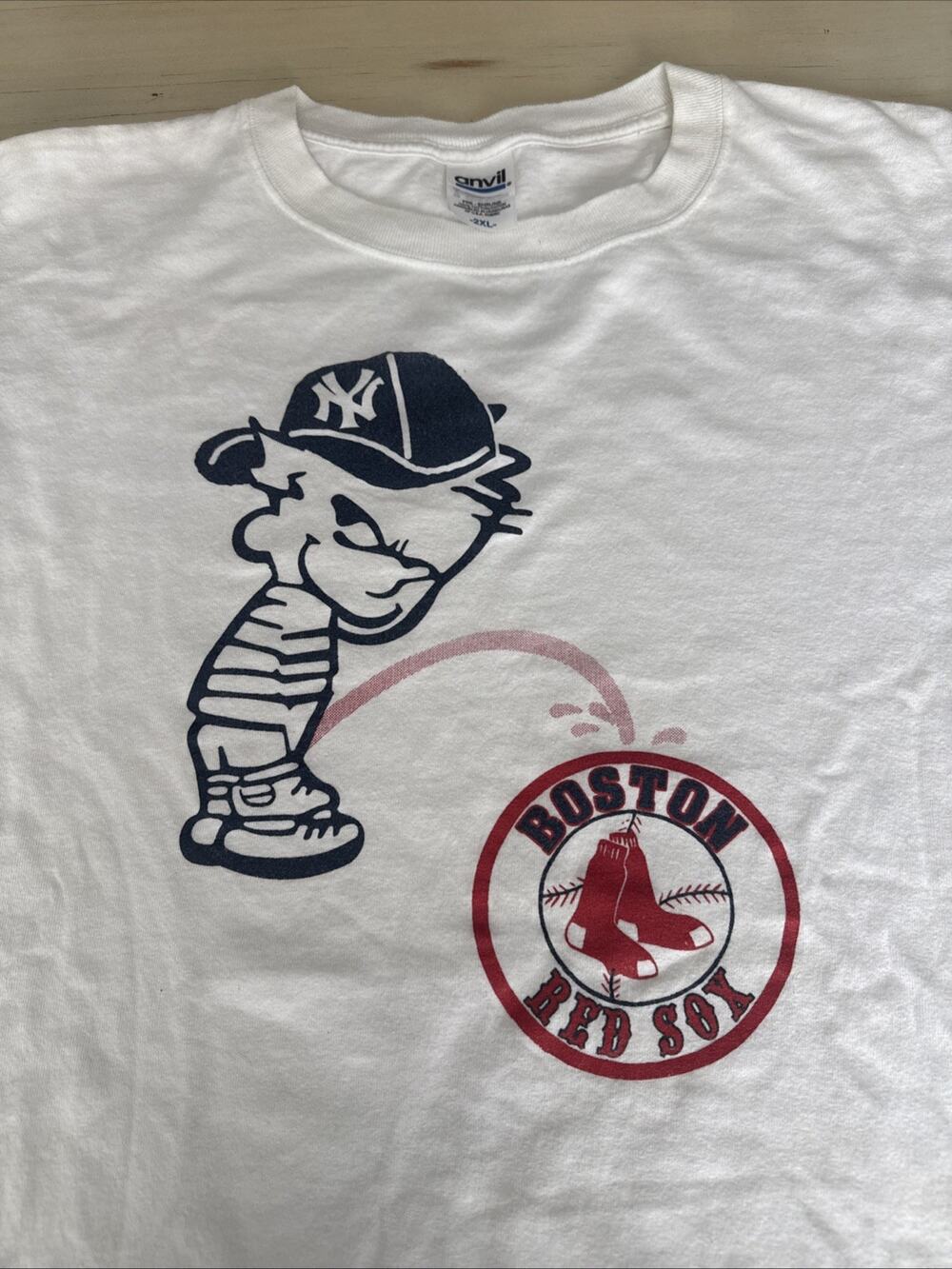 Calvin And Hobbes Yankees Boston Red Sox T Shirt 2XL Peeing